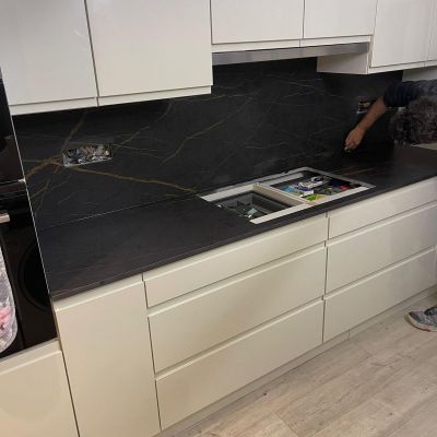 Dekton Kitchen Installation